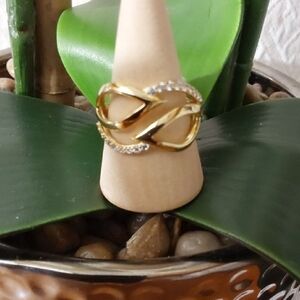 Elegant Gold and Silver Women's Ring